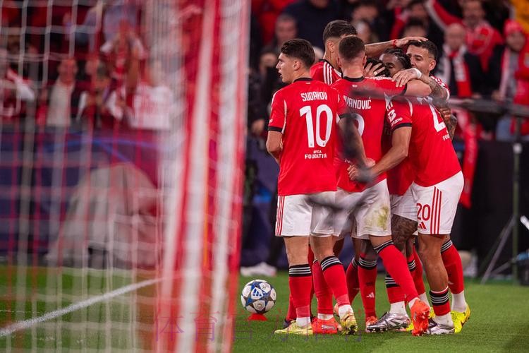 62岁穆帅里程碑战KO孔蒂!率队从4连败到2连胜,欧冠晋级希望重燃 62岁穆帅里程碑战KO孔蒂!率队从4连败到2连胜,欧冠晋级希望重燃